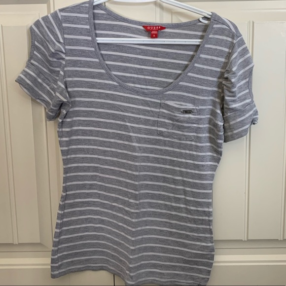 Ladies Guess t-shirt - Picture 1 of 2